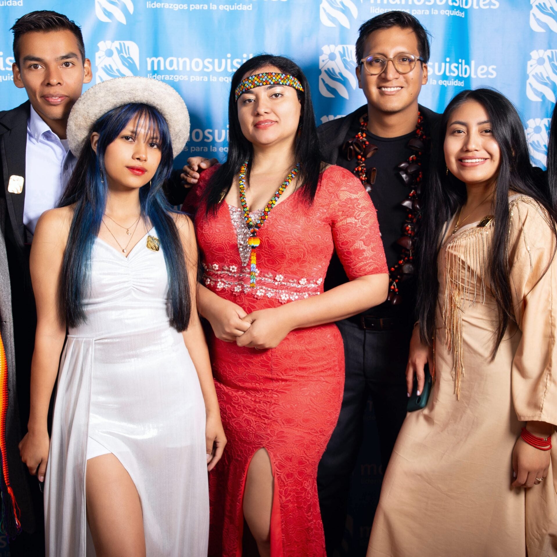 Luis Lozano, indígena pijao; Mabel Jiménez, indígena yanacona; Catalina Montoya; abogada; Rumi Herrera, asesor del despacho de la Dirección de Asuntos Étnicos; y Yolimar Urdaneta, coordinadora de jóvenes en Colombia para el Buen Vivir.