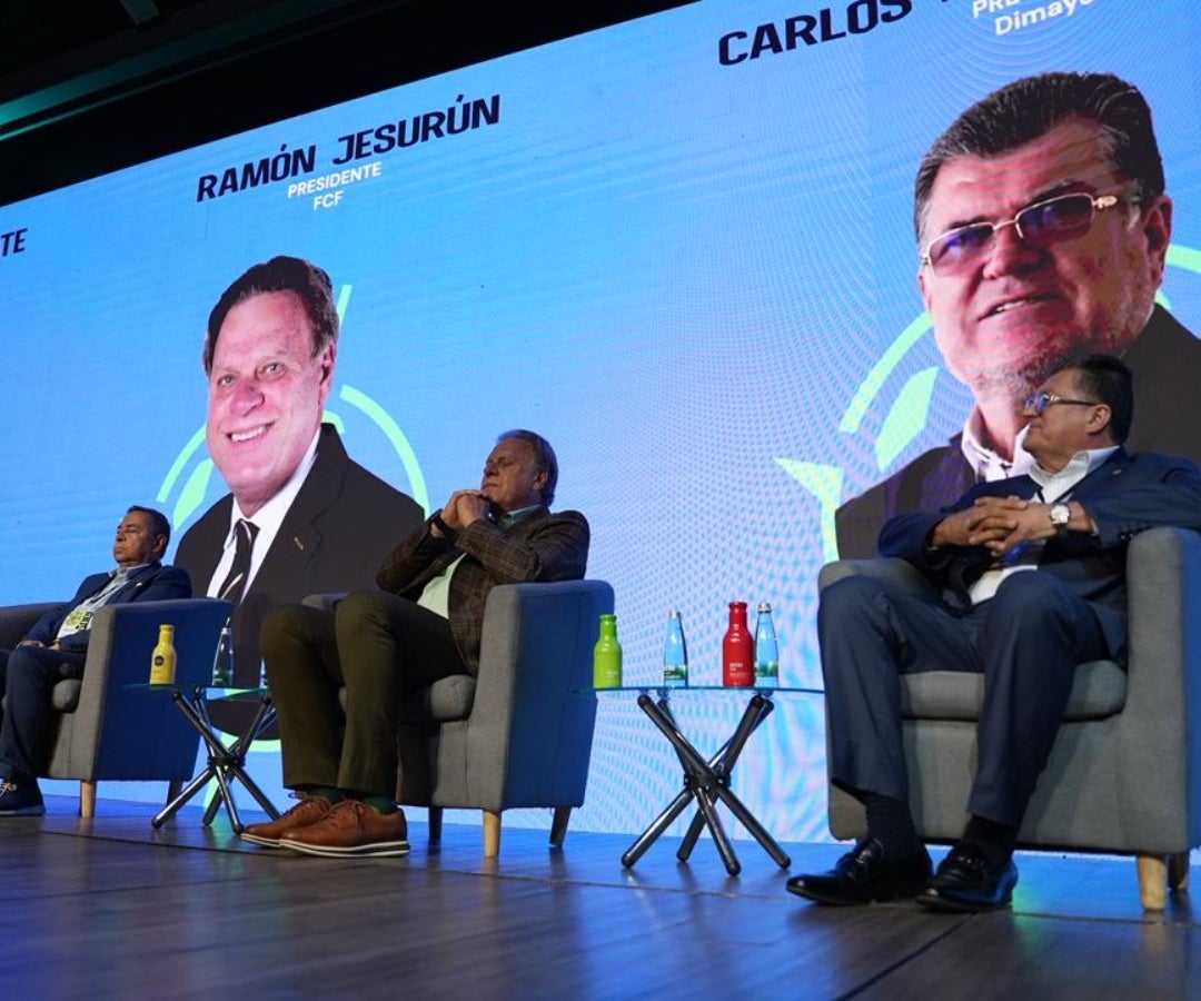 Álvaro González, pdte. de Difutbol; Ramón Jesurún, pdte. de FCF; Carlos Mario Zuluaga, pdte. de la Dimayor