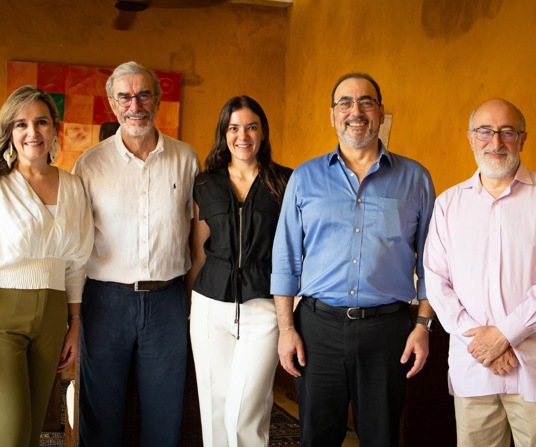 Liliana Sotomonte, Gte. comercial Sector Gobierno de RCN; José Antonio de Brigard, presidente de RCN; Andrea Katime, VP de Operaciones de RCN; Sergio Díaz-Granados, presidente de CAF y Juan Lozano, director de La FM.