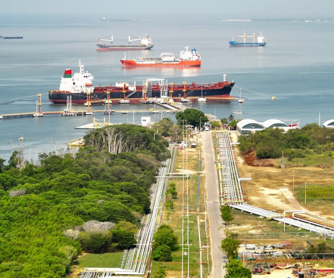 Terminal marítima para el combustible con biodiésel