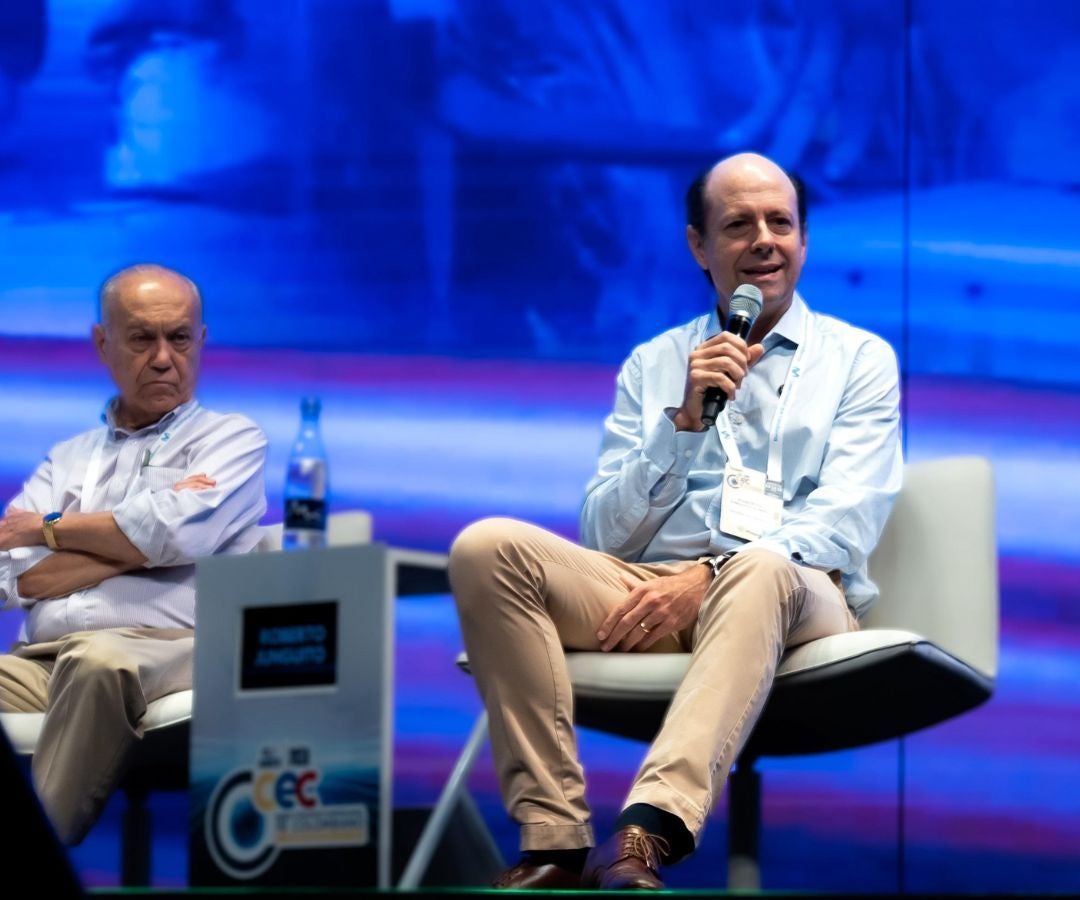Luis Carlos Arango Vélez, director general de Colsubsidion y Roberto Junguito Pombo, presidente Grupo Corona