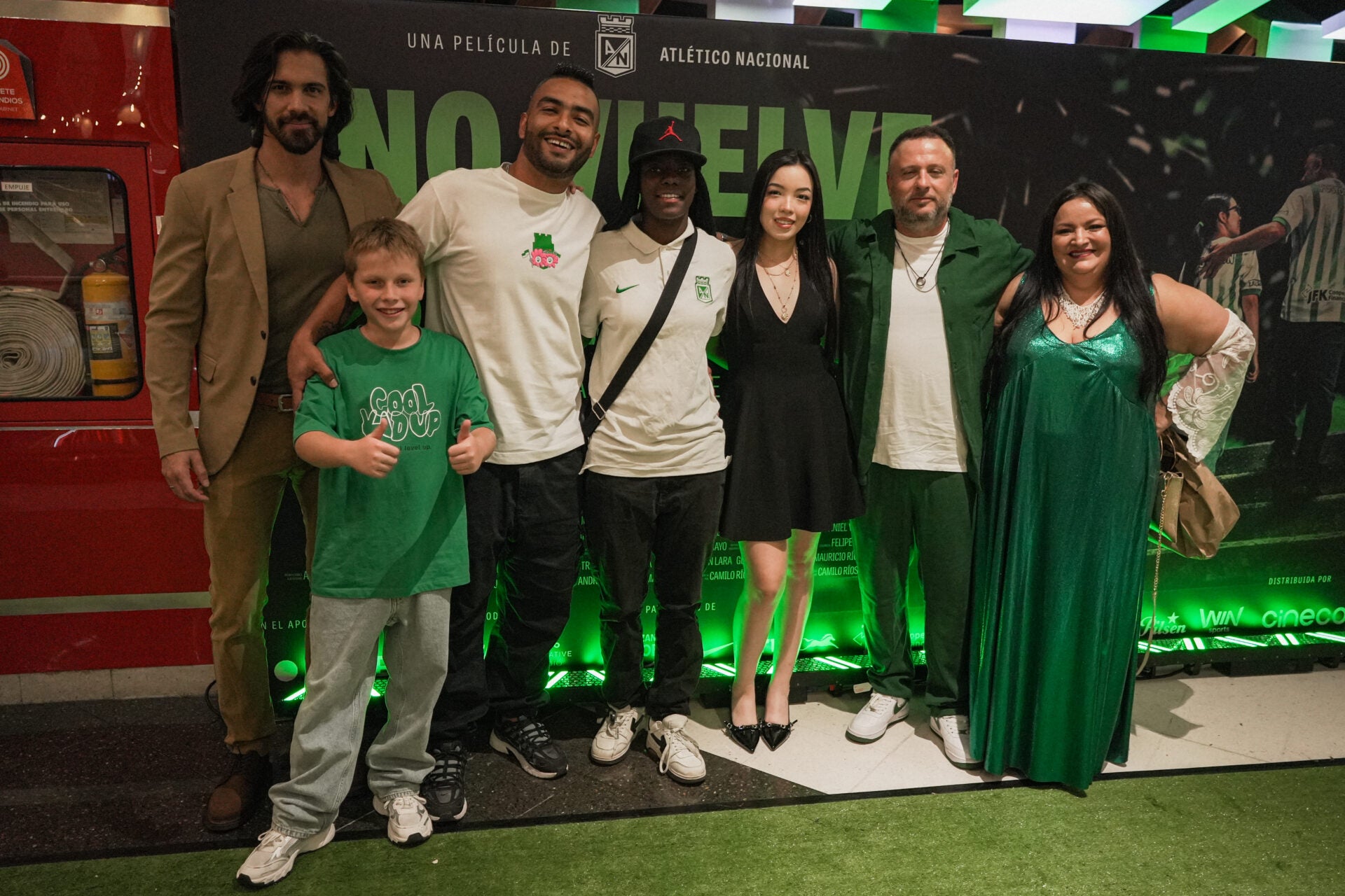 Santiago Quintero; Pablo Guzmán; Johan Torres; Luciana Borja; Melissa Agudelo; Silvio Plaza; y Lida Beltrán, actores.