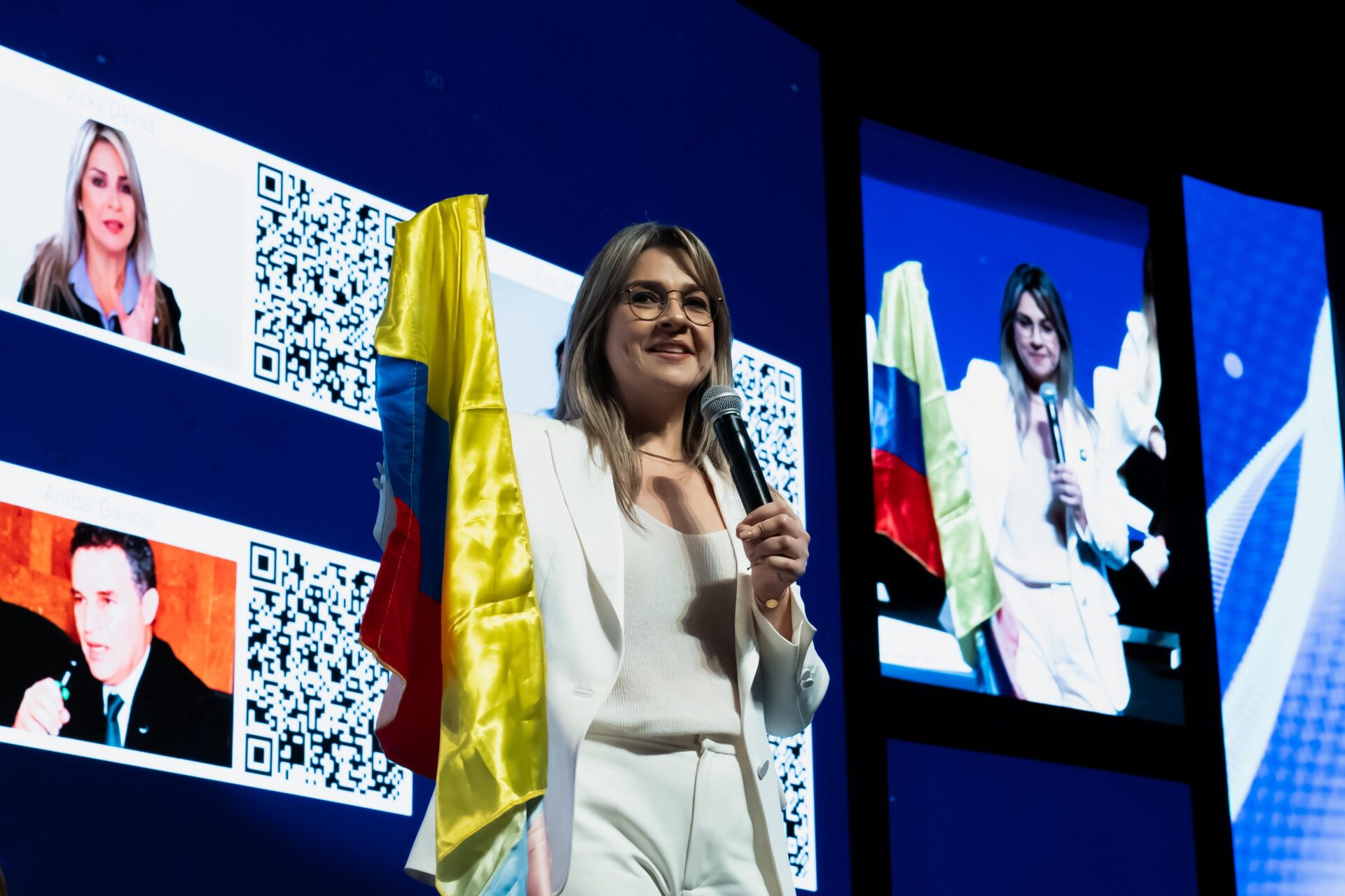 Vicky Dávila, precandidata presidencial