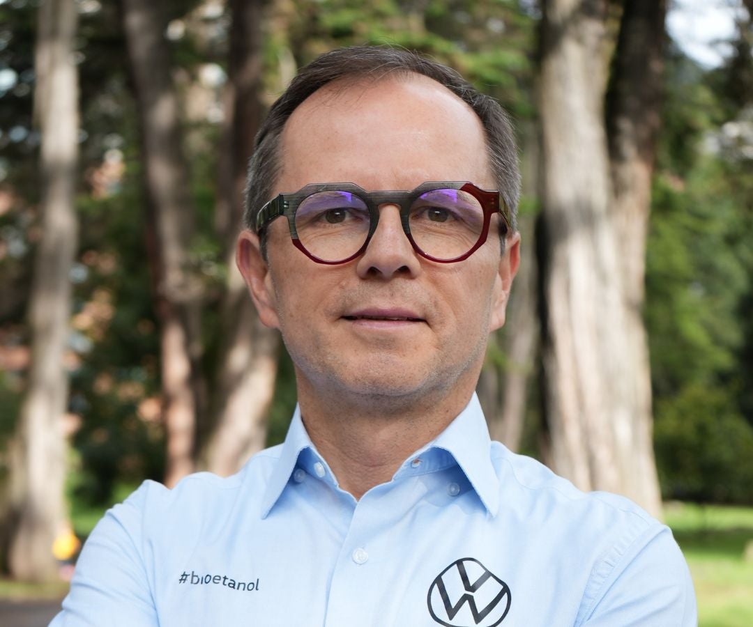 Juan Felipe Bedoya, gerente de Porsche Colombia, plantea incluir a los motociclistas en las soluciones de seguridad vial del país.