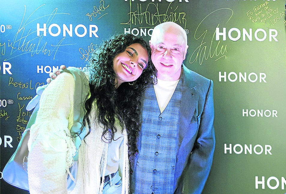 Valentina Taguado, locutora y participante de MasterChef celebrity; y Jorge Rausch, chef y jurado de MasterChef.