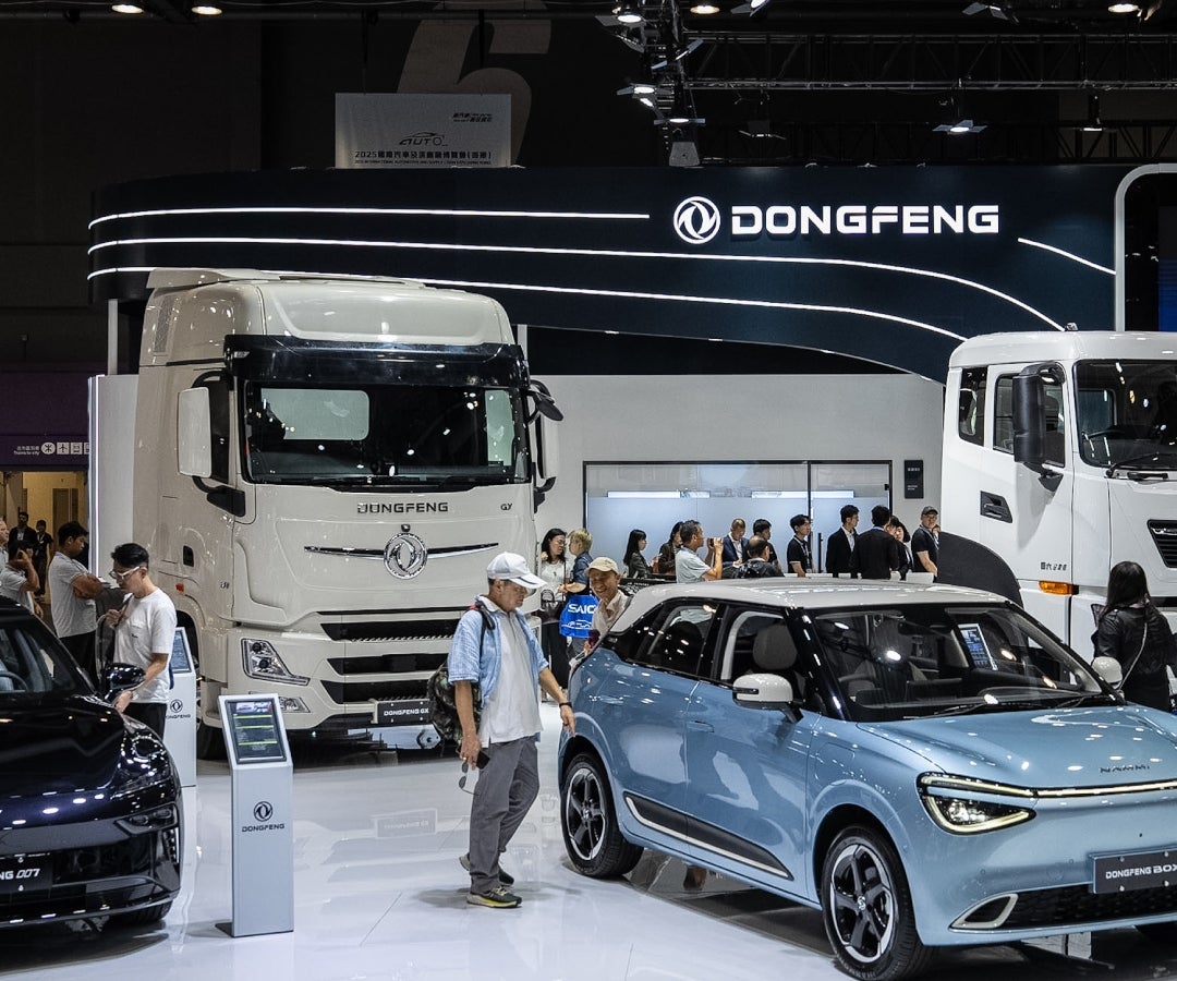 Dongfeng planea cotizar en bolsa unidad de vehículos eléctricos y privatizar el resto