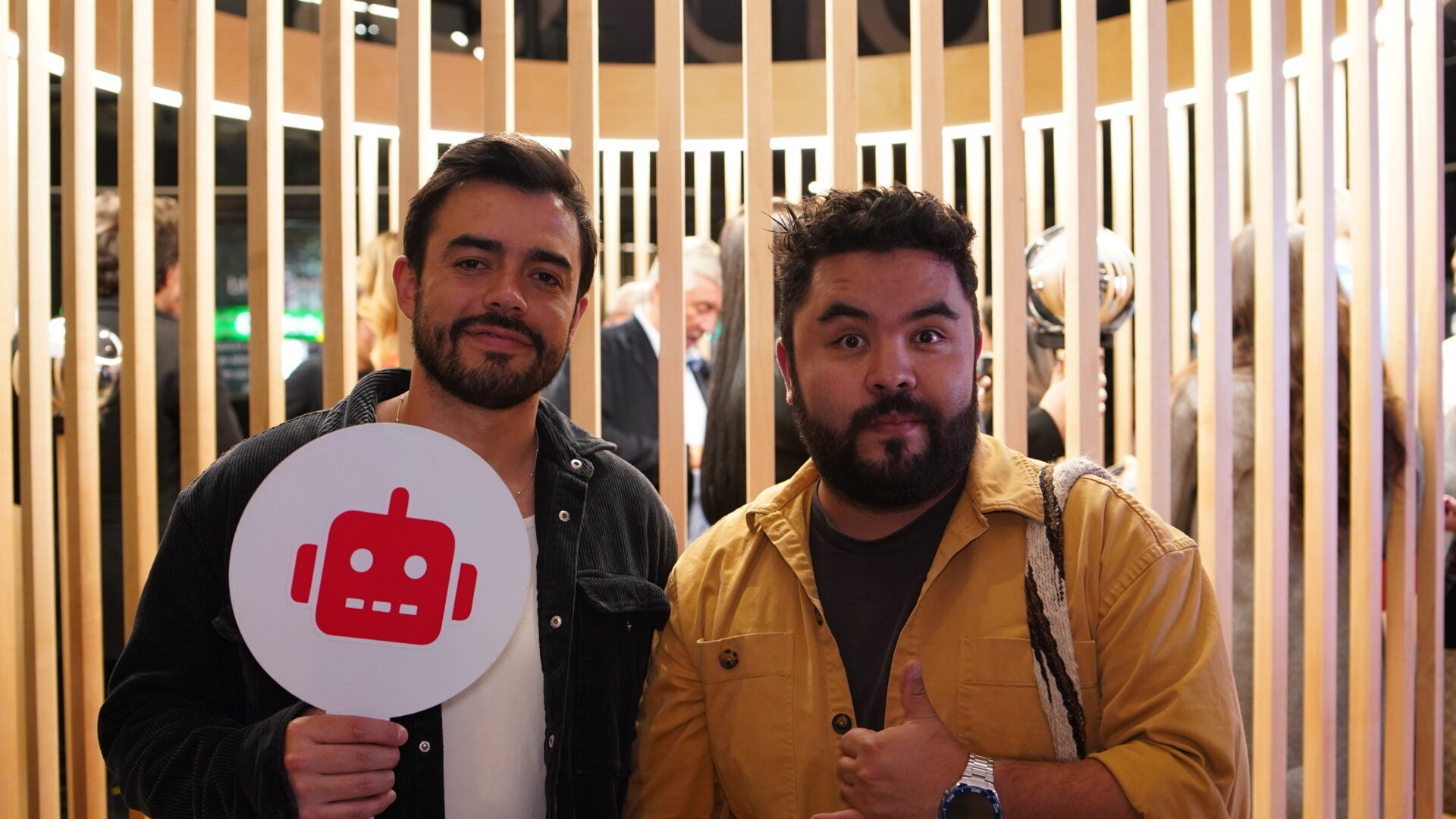Charlie Álvarez y Simón Hernández, creadores de contenido.