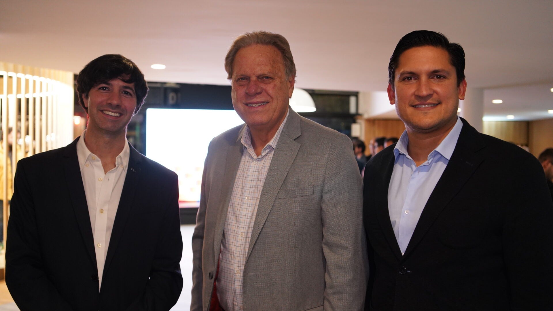 Martín Mazzza, director regional para Latam; Ramón Jesurún, presidente de la Federación Colombiana de Fútbol; y Andrés Vélez, head de real state de Tools For Humanity.