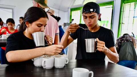 La Escuela Regional del Café ha capacitado a más de 1.000 personas en su primer año de funcionamiento
