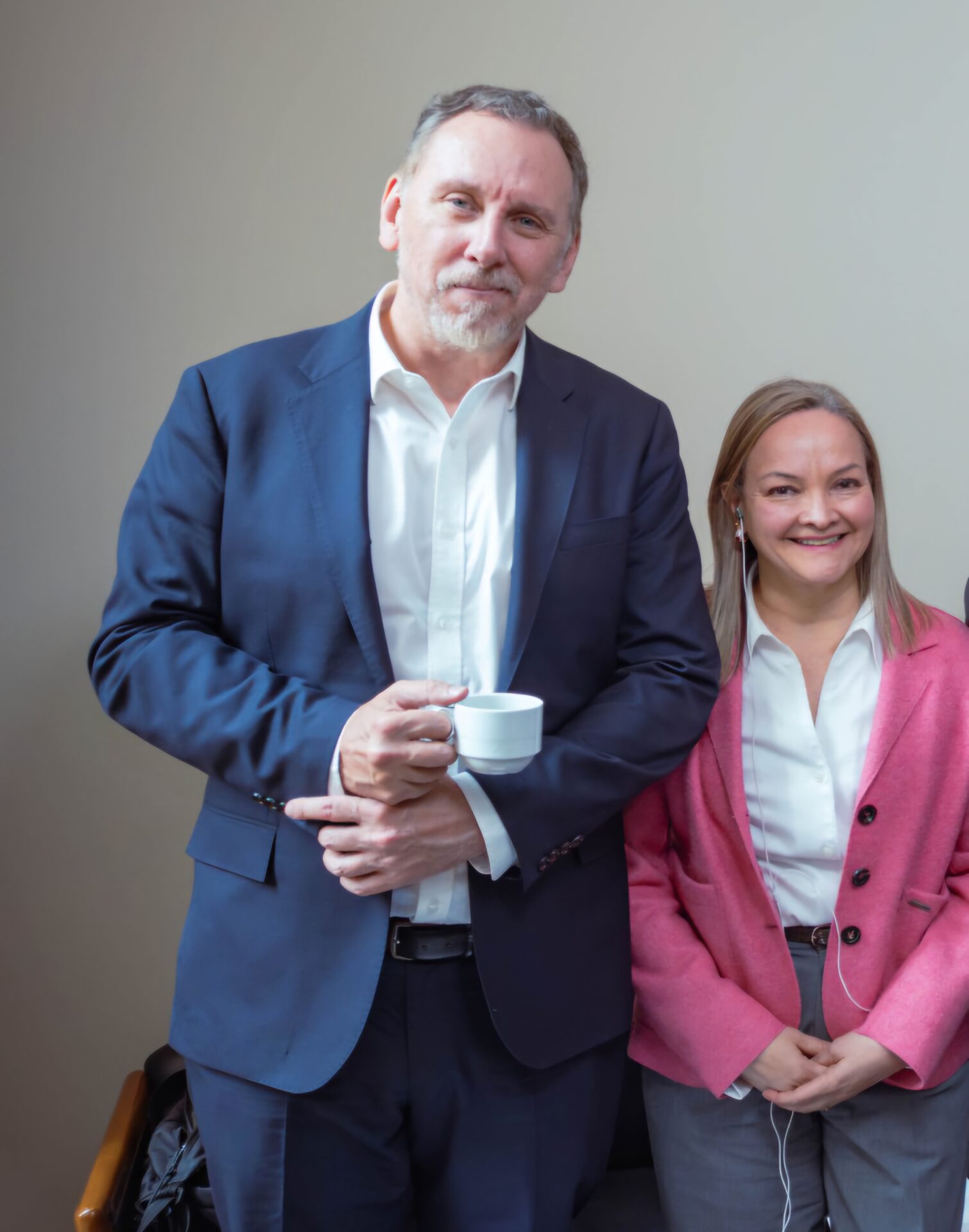 John Martin, especialista senior del sector financiero en Banco Mundial; y Diana Talero, presidente del Instituto de Derecho Concursal.