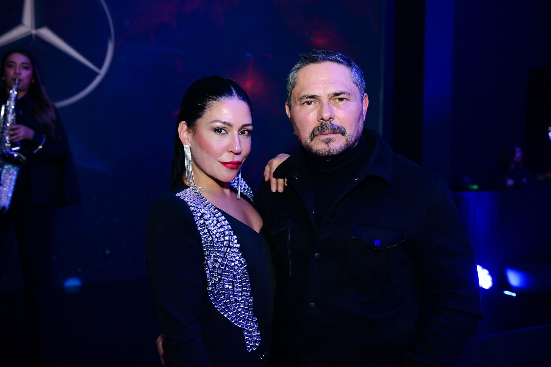 Verónica Muñoz, artista plástica; y Lucho Velasco, actor, asistieron a la nueva vitrina.