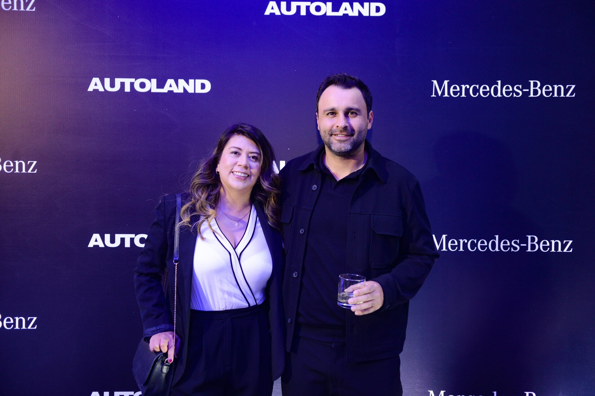 Diana Contreras, especialista marketplace VIS; y Juan Uribe, head marketplace VIS de MercadoLibre.