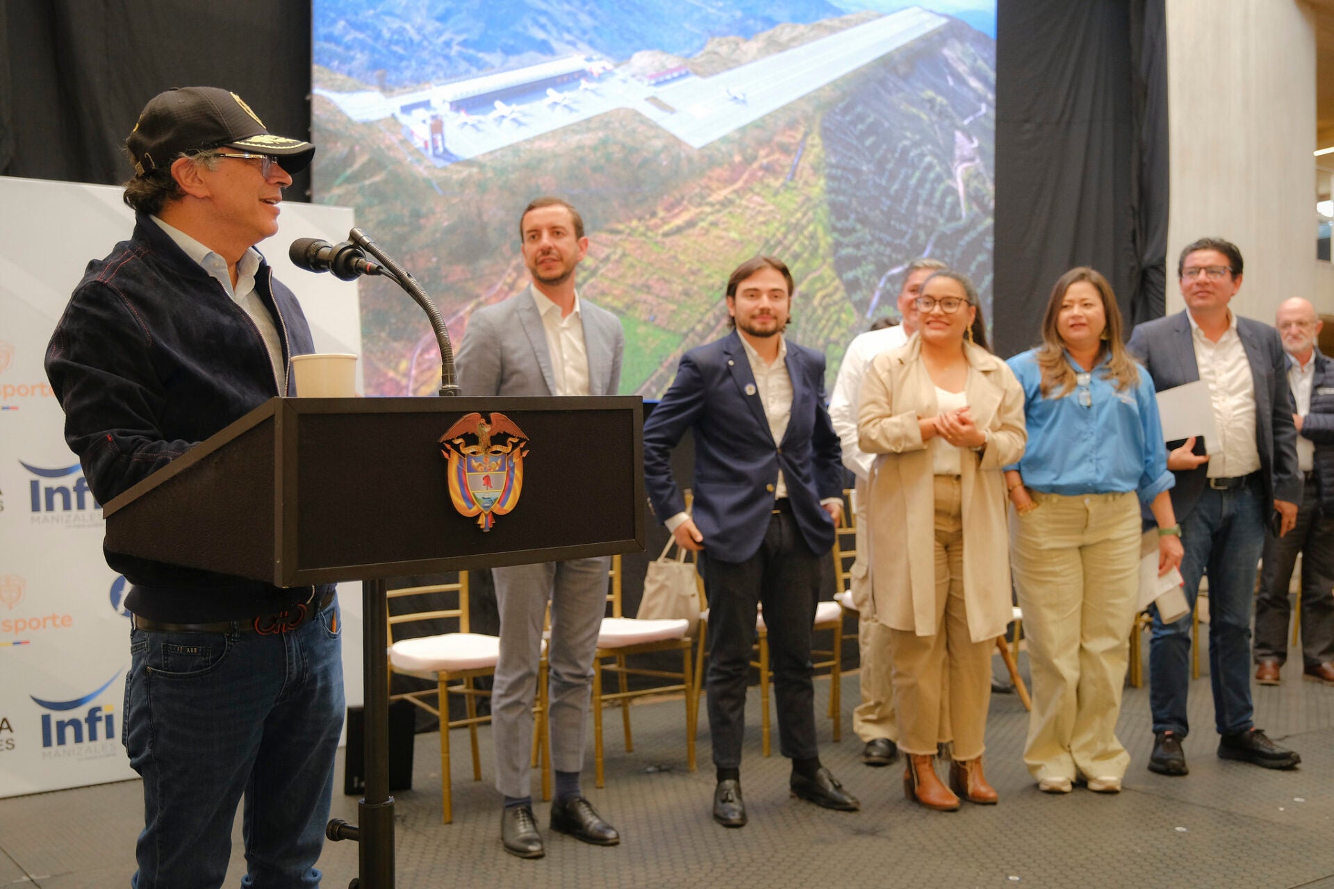 Presidente Petro durante su alocución en la apertura de la licitación de Aerocafé