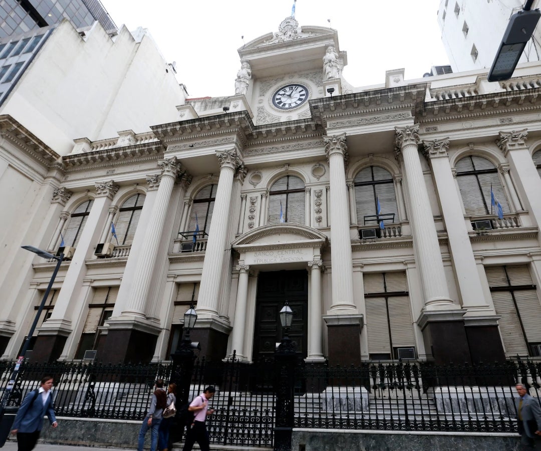 Los mercados en Argentina reacomodan precios selectivos después de días feriados