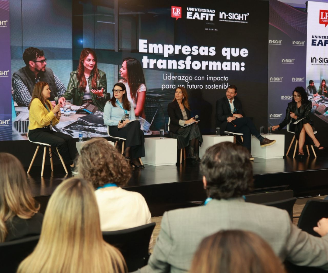 Martha Ruby Falla, directora de Sostenibilidad de Postobón; Diana Dallos, vicepresidente jurídica de Asuntos Corporativos y de Sostenibilidad de Amarilo; Paula Durán Fernández, vicepresidente de Sostenibilidad de Grupo Aval y Luis Vento, director de Operaciones de Alpina.