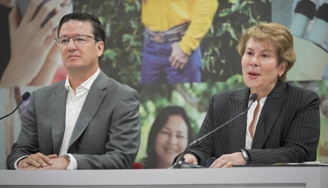 Vanuisa Nogueira, directora ejecutiva de la Organización Internacional del Café, y Germán Bahamón, gerente de la FNC Vanuisa Nogueira, directora ejecutiva de la Organización Internacional del Café, y Germán Bahamón, gerente de la FNC