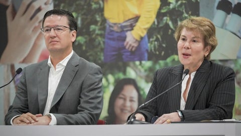 Vanuisa Nogueira, directora ejecutiva de la Organización Internacional del Café, y Germán Bahamón, gerente de la FNC