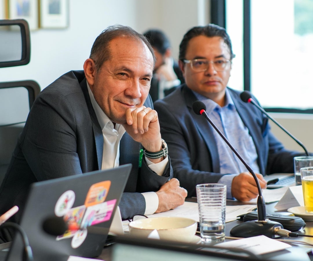 Antonio Sanguino en reunión con gremios sindicalistas