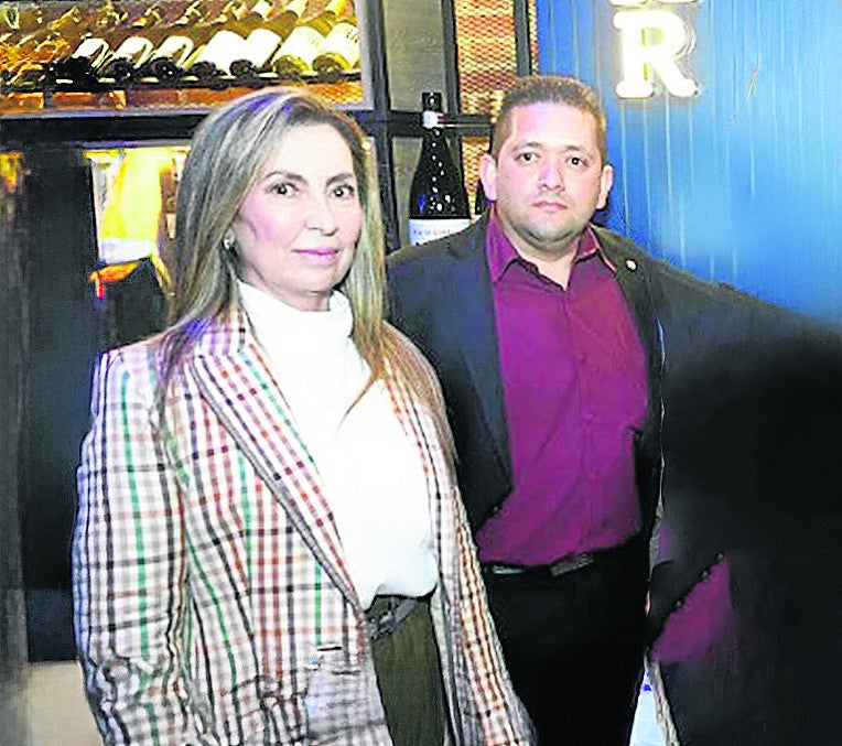 Adriana Arango y Julián Maya, socios del restaurante Uro, entre los asistentes.