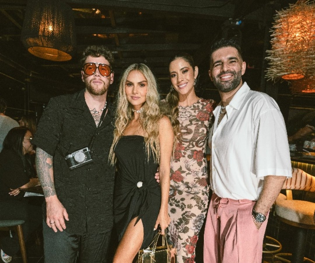 David Escobar, integrante de la agrupación Piso 21; Danielle Arciniegas, actriz; Daniela Castillo Villada; y Juan David Gálvez, integrante de Alkilados