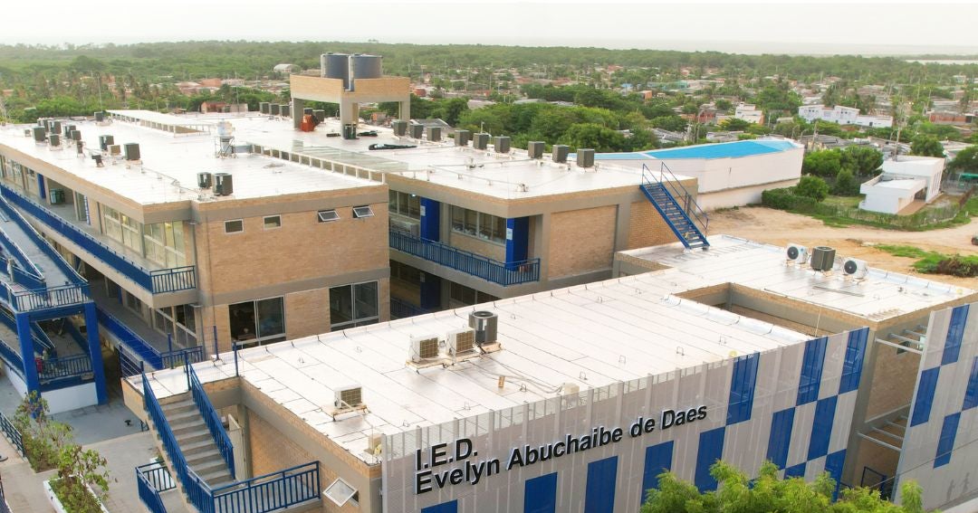 Educación y sostenibilidad entre el impacto de Tecnoglass en su área de influencia