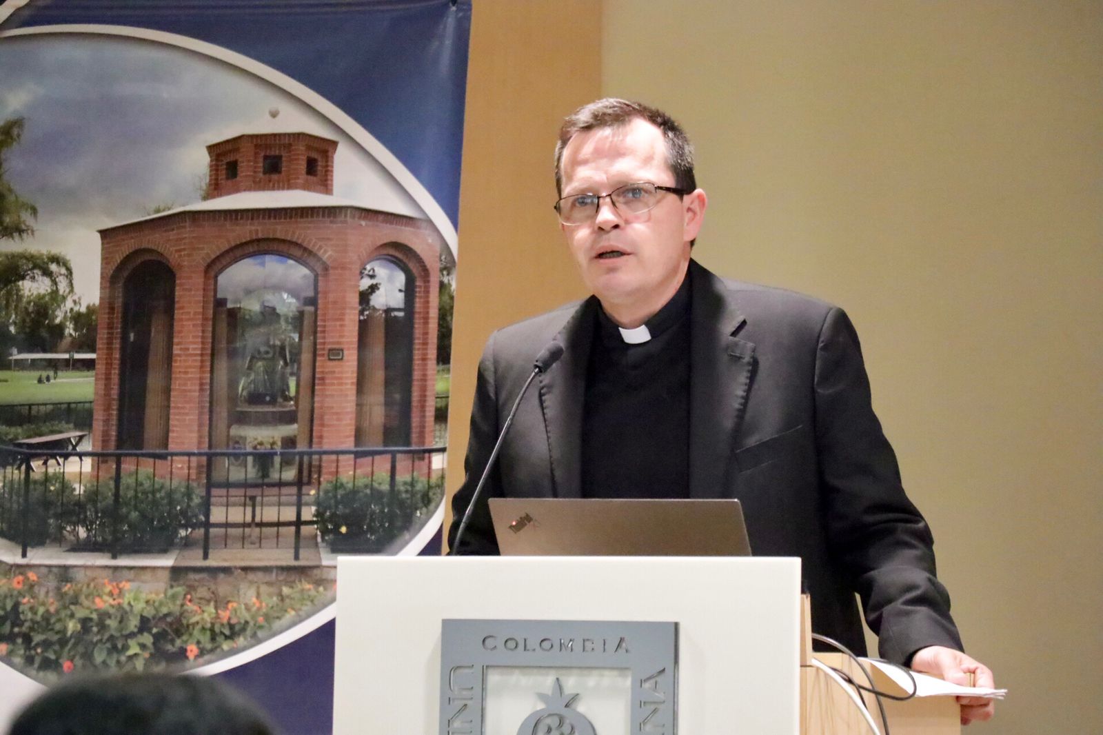 Euclides Eslava, padre y teólogo de la Universidad de la Sabana