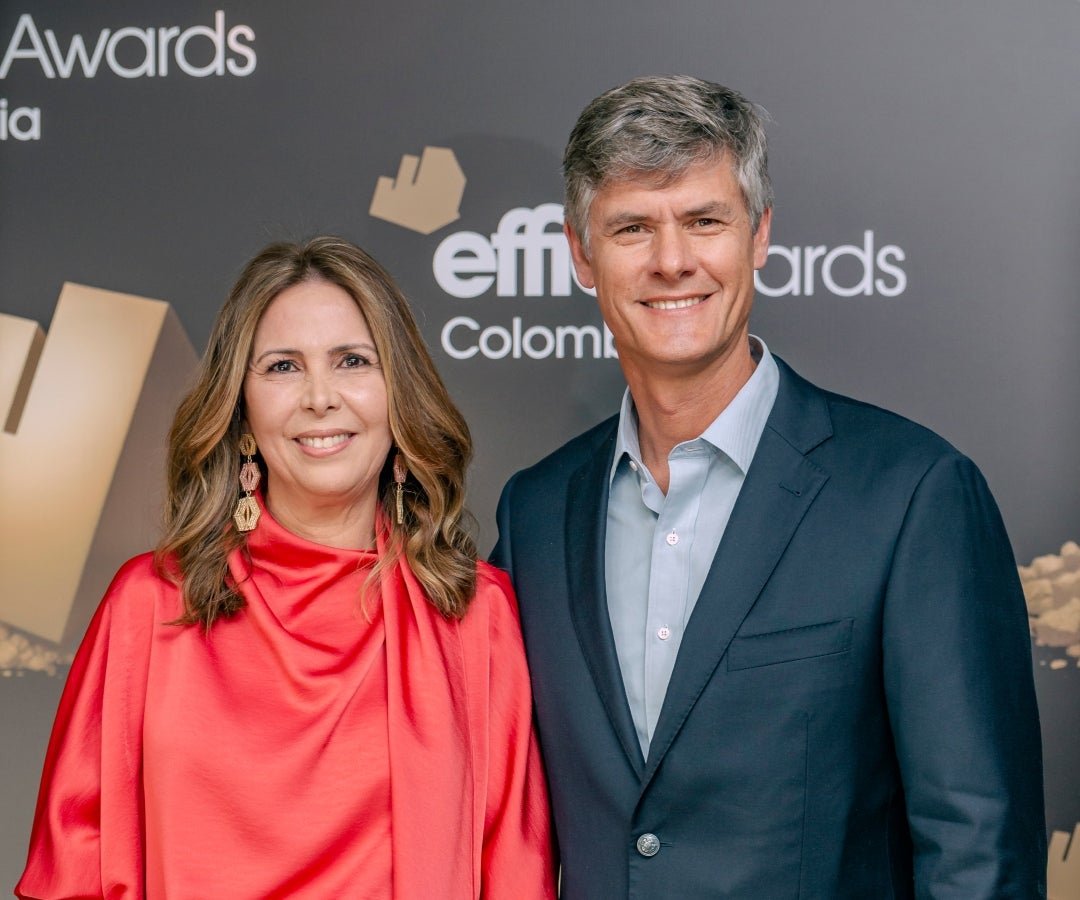 Elizabeth Melo, presidente ejecutiva de la Anda; y Felipe González Bustamante, CEO de Nestlé.