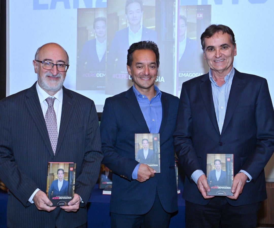 Juan Lozano, director de La FM; Alberto Bernal, autor del Libro #Cerodemagogia y jefe de estrategia en Global XP Investments; y Sergio Quijano, gerente general del Diario La República.