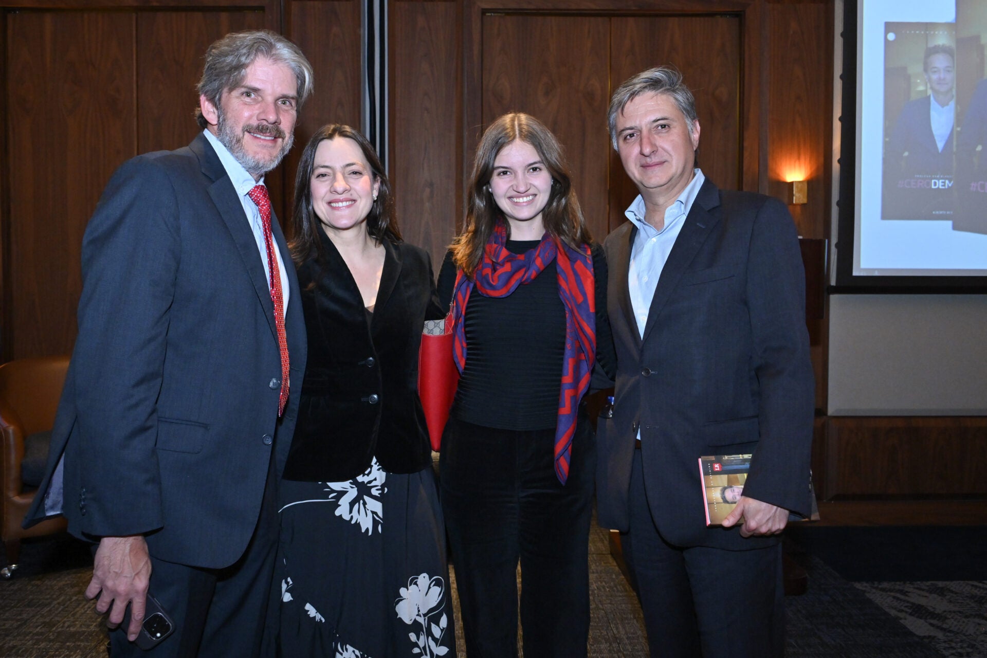 Boris Wullner, CEO de Green Coffee Company; Andrea Corrales, restauradora Pristinart; Martina Suárez, estudiante de economía; y Alejandro Gutiérrez, fundador de Palatierra.