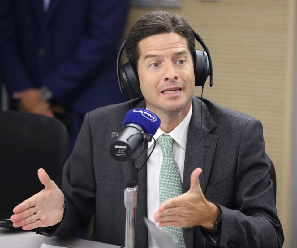 Senador y precandidato presidencial, Mauricio Gómez