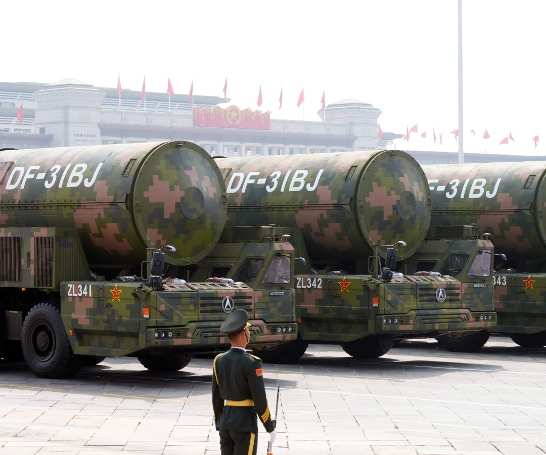 Misiles balísticos intercontinentales durante un desfile militar en Pekín, el 3 de septiembre