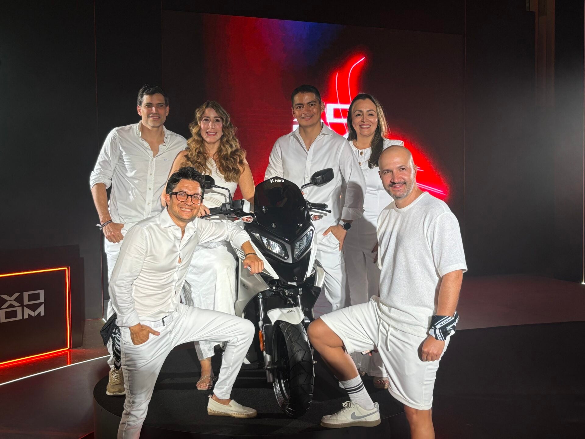 El equipo directivo de Hero Colombia durante el lanzamiento