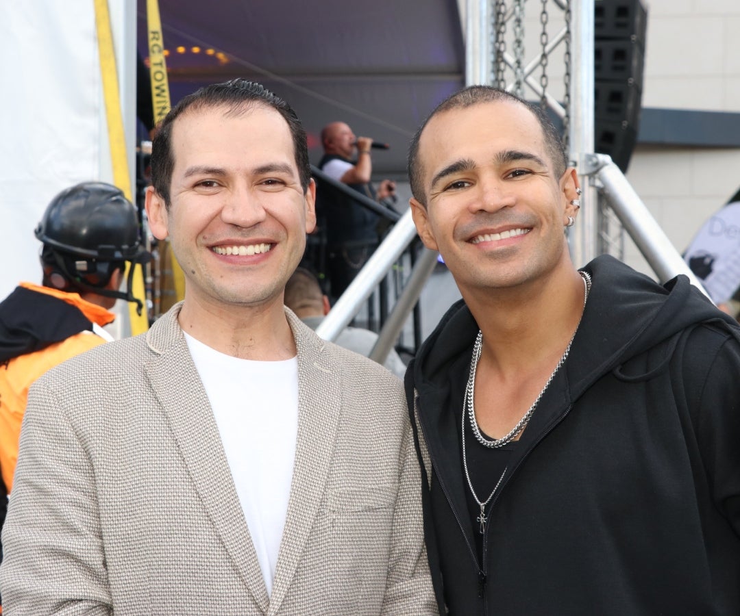 David Vaca, gerente estratégico de Nuestro Bogotá; y Yako Márquez, productor y director de teatro.