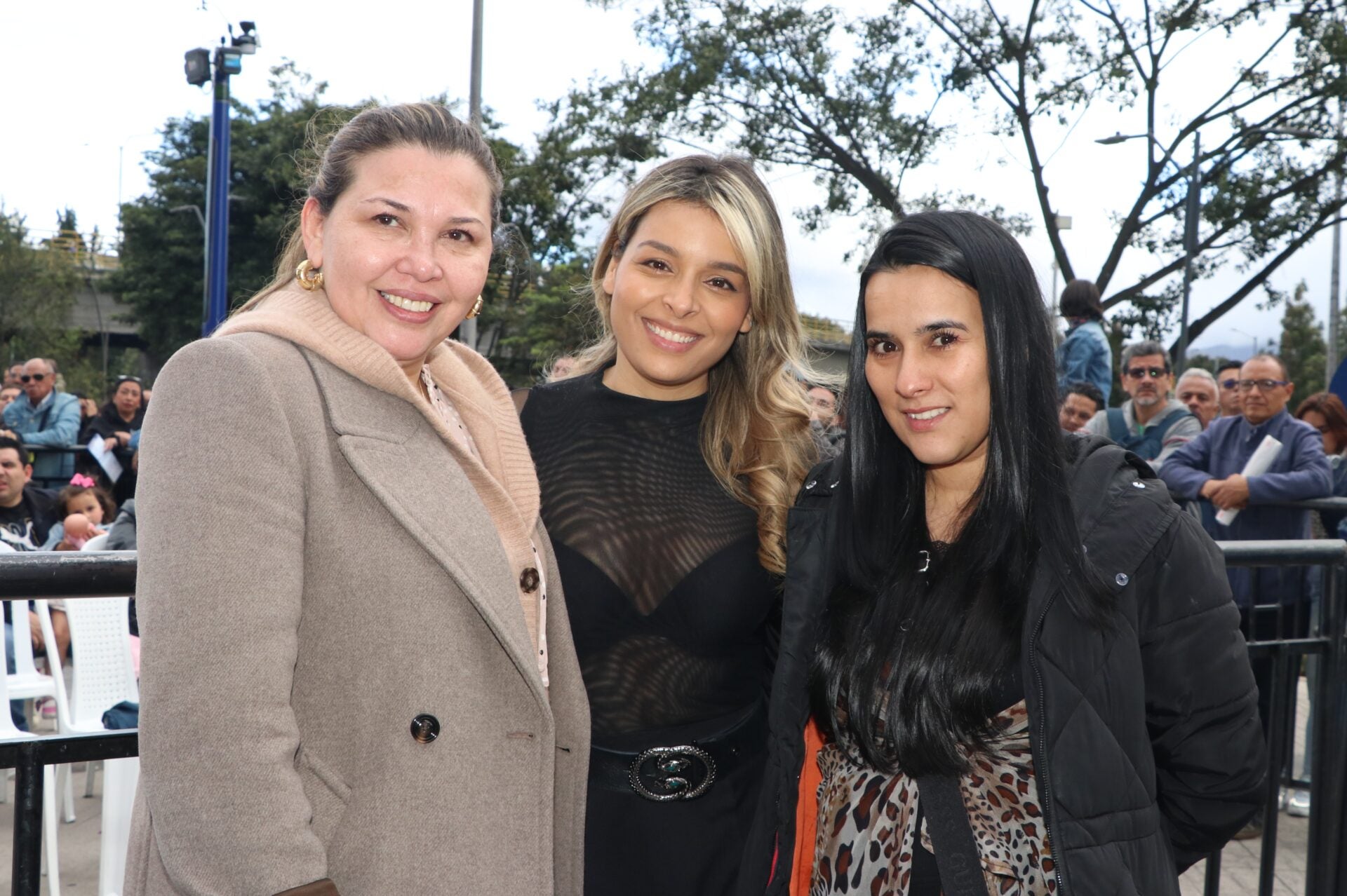 María Fernanda Palacio, manager de artistas; Gelo Arango, cantante y actriz; y Jimena Villalobos, coordinadora de experiencias en Nuestro Bogotá.
