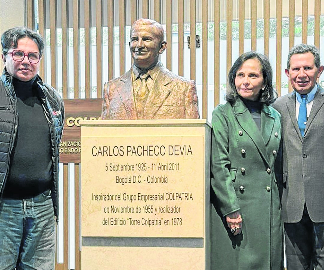 Rodrigo Pacheco, Claudia Pacheco y Eduardo Pacheco asistieron al evento en la Torre Colpatria.