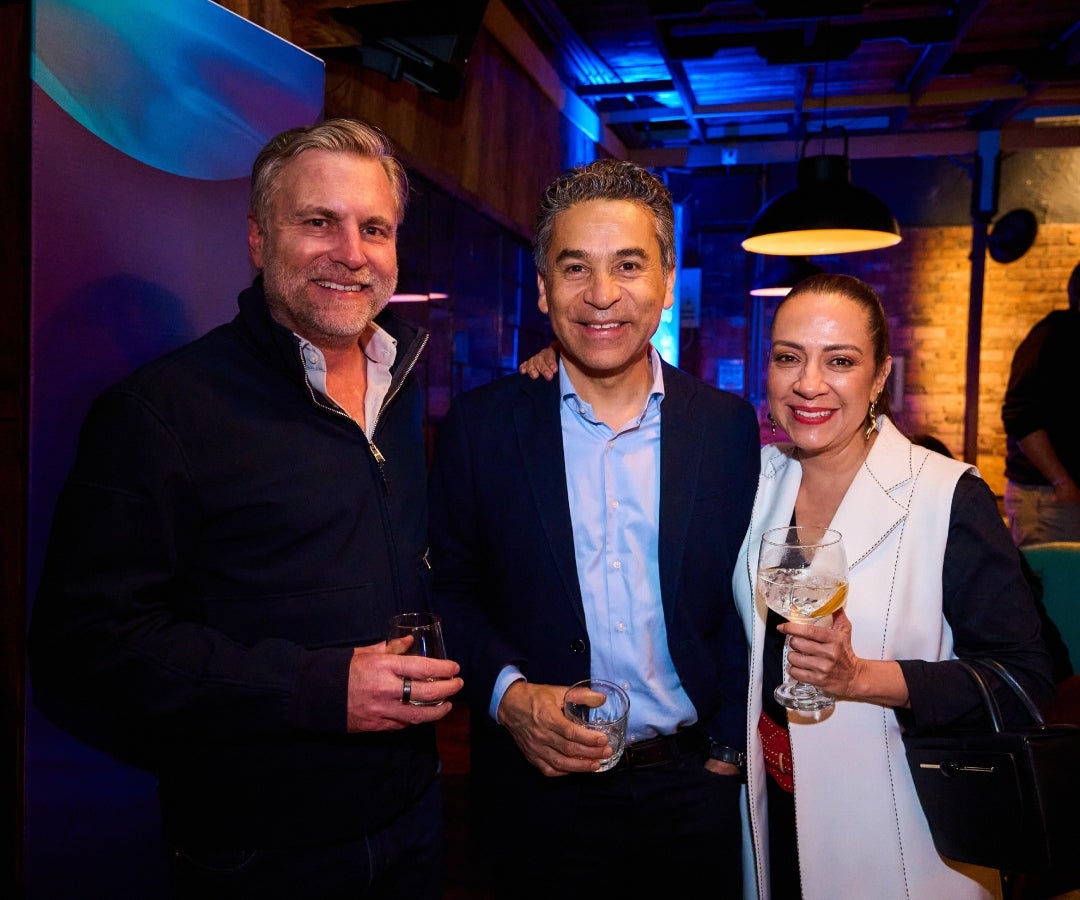 Andrés Albán, cofundador y CEO de Punt red; Óscar Rodriguez, vicepresidente de Innovación de Grupo Bolívar; y Marcela Rueda subdirectora de Connect Bogotá.