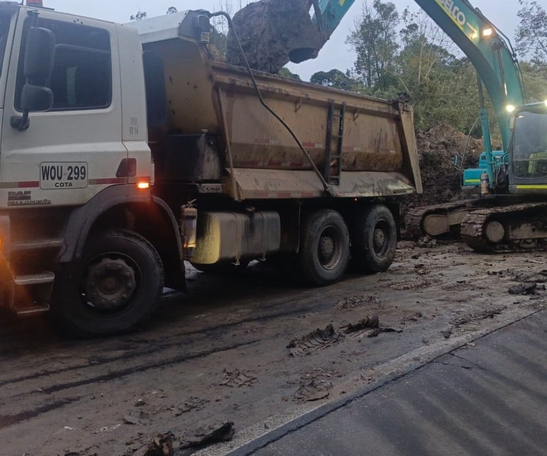 Derrumbe vía al Llano septiembre 2025