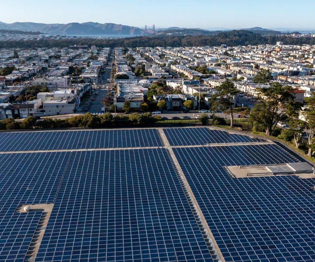 parque solar Sunset Reservoir North Basin en San Francisco, California.
