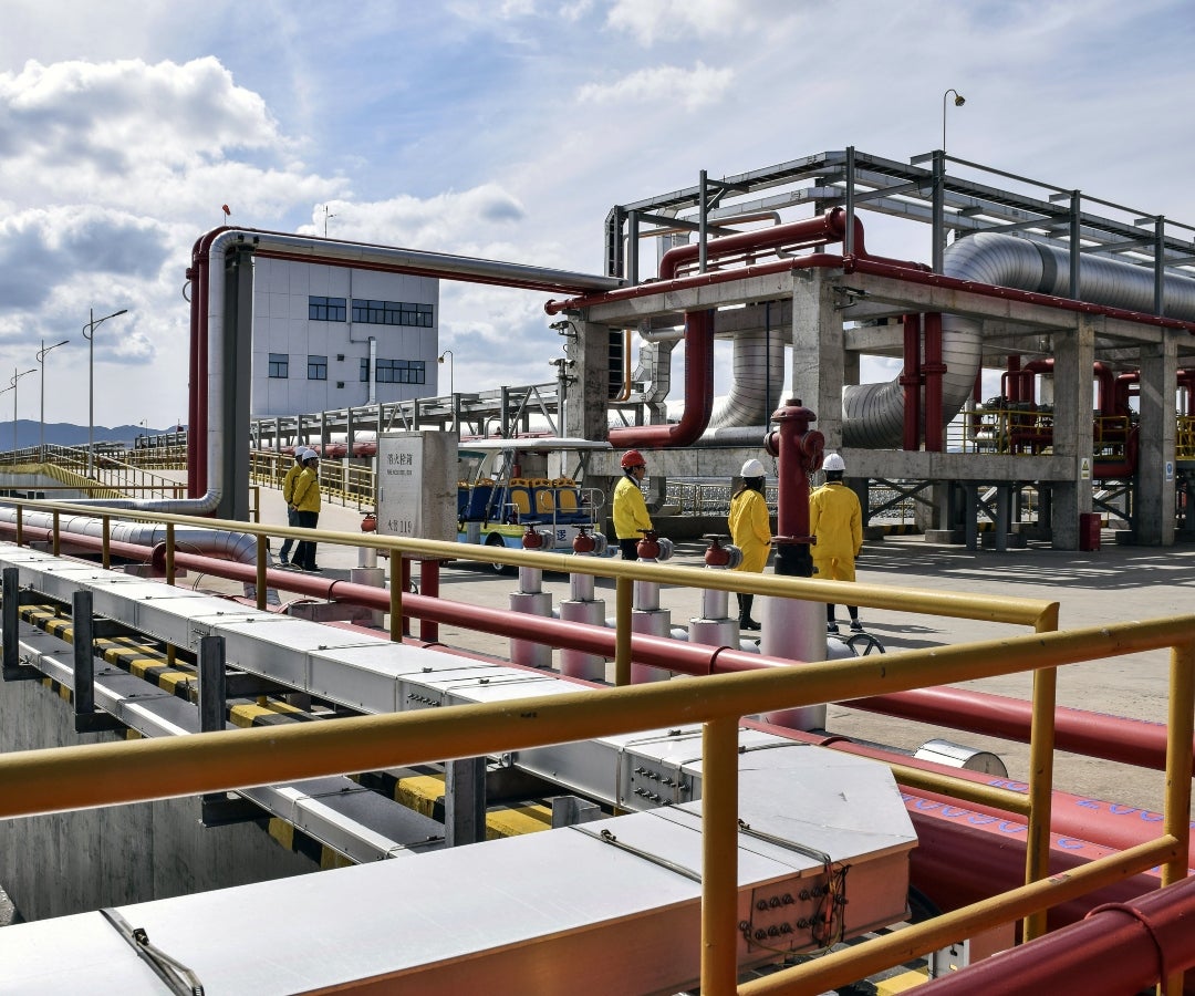 Una terminal de gas natural licuado en la isla de Zhoushan, China.