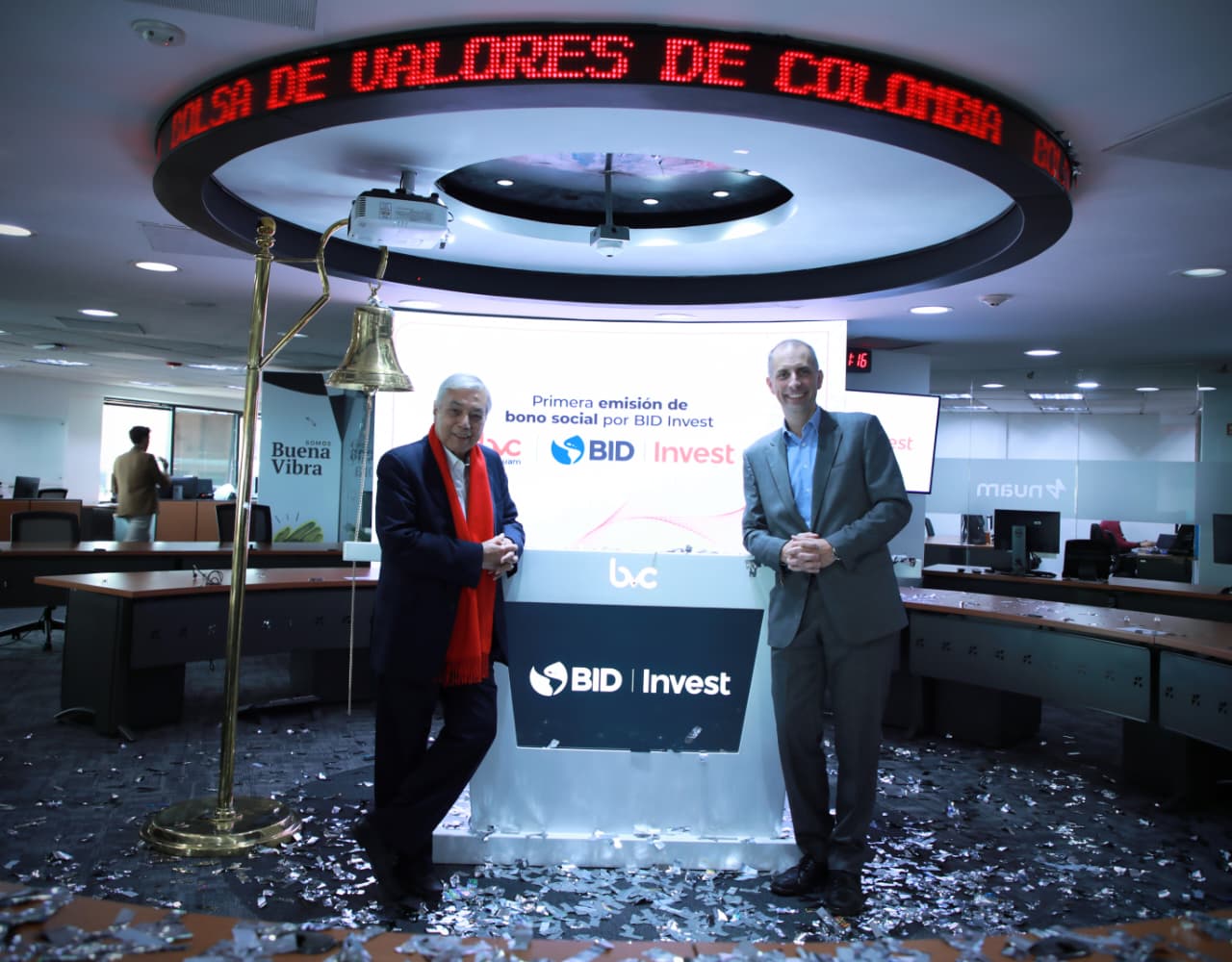 Cesar Ferrari, superintendente Financiero y Andrés Restrepo Montoya, gerente de la Bolsa de Valores de Colombia