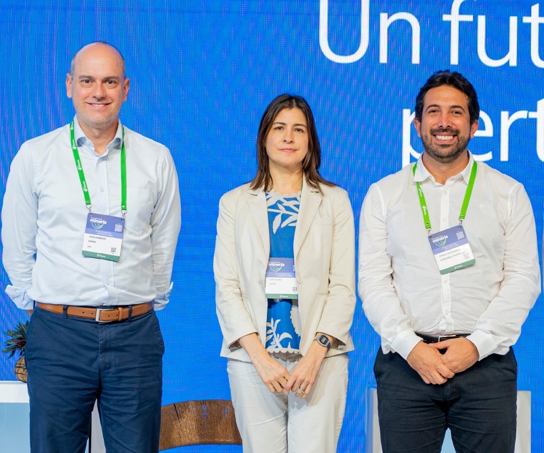 José Ignacio López, presidente ANIF; Carolina Soto, ex codirectora del Banco de la República; y Diego Guevara, exministro de Hacienda.