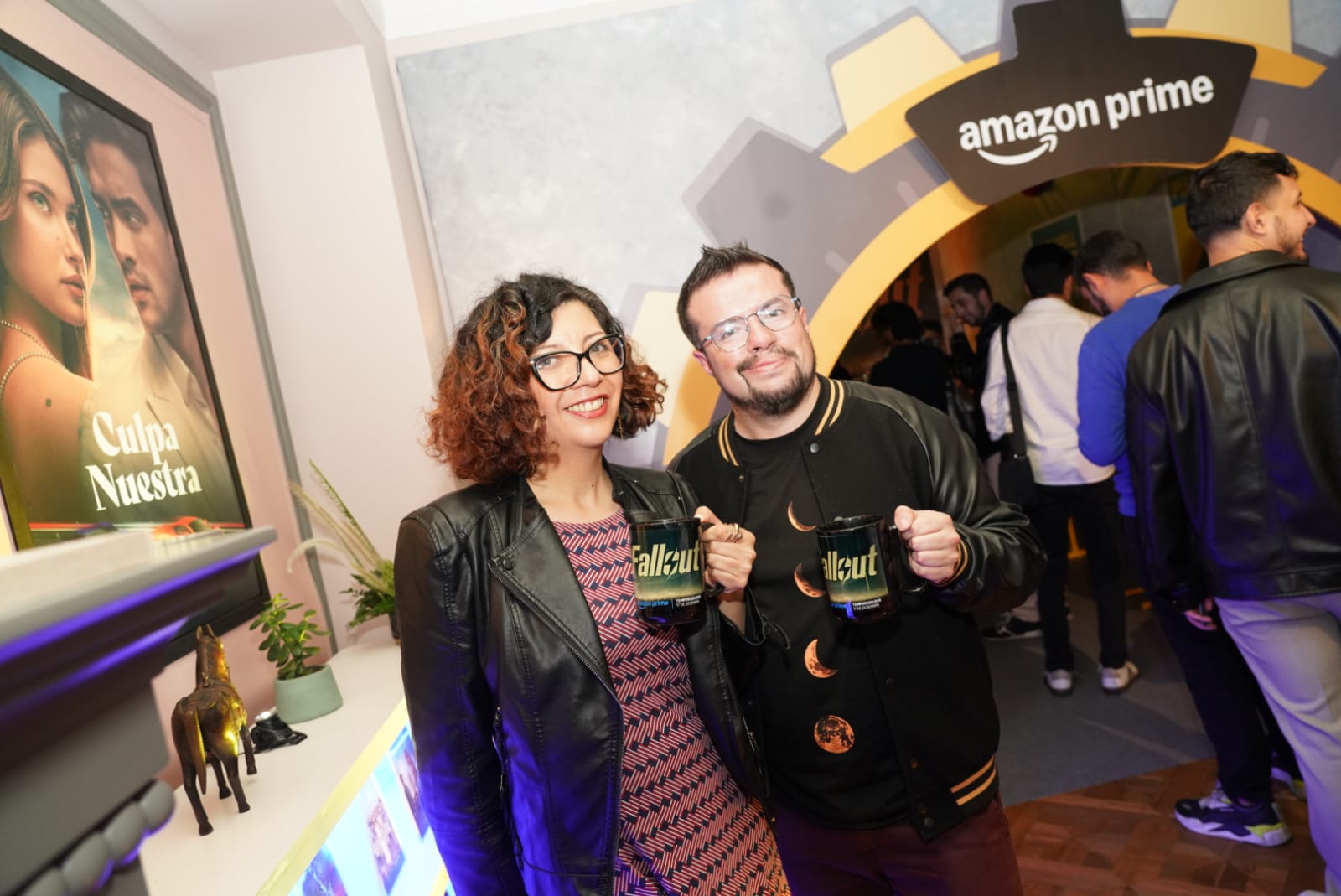 Ángela Rodríguez, representante de Evolución Geek; y Camilo Núñez Roa, de Veamos Pelis.