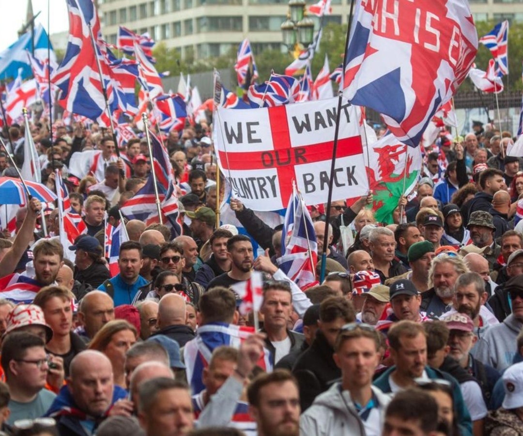 Más de 100.000 manifestantes marchan contra la inmigración en Londres