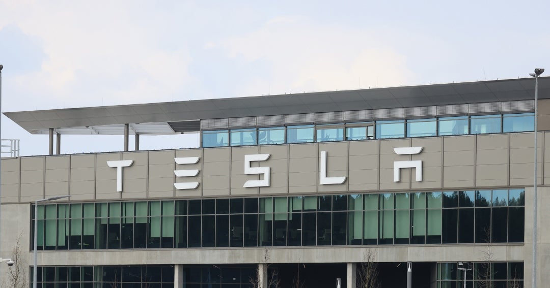 Las ventas de Tesla caen 28,5% en Europa en medio del auge de los autos eléctricos