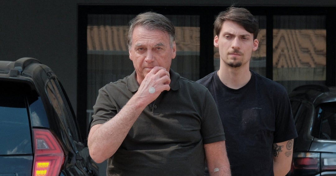 Bolsonaro abandonó su domicilio para someterse a una operación de hombro