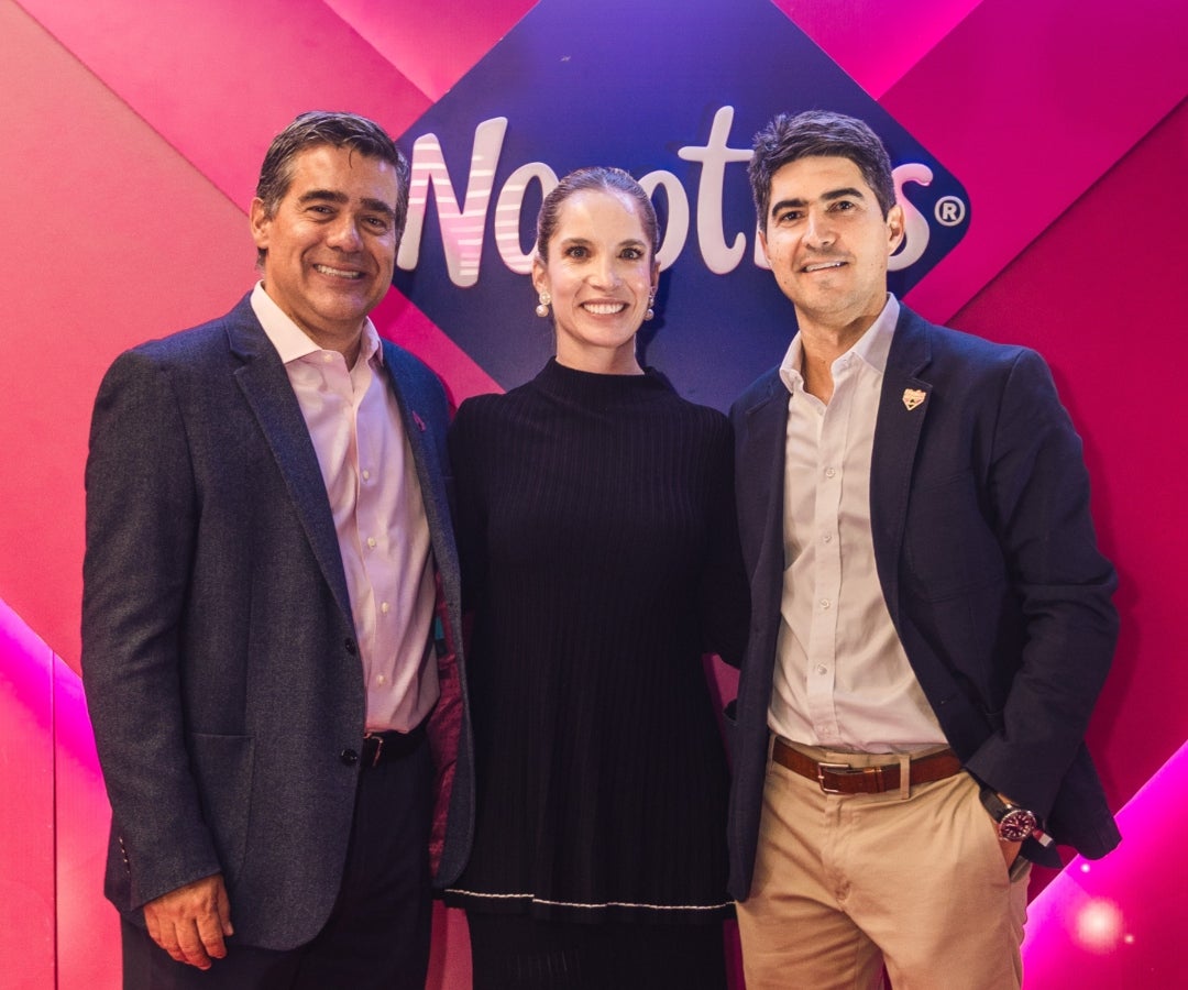 Diego Loaiza, director de Essity para la Región Andina y Caribe; Mariana Upegui, marketing manager de Essity; y Julián Mora, marketing director de intimate hygiene de Essity.