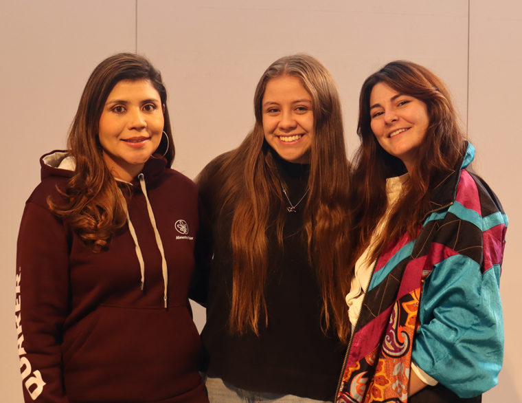 Alejandra López, jefe de comunicaciones de Alimentos Polar Colombia; Nicole Rossoff, coordinadora de pregrado de la U. de los Andes; y María Catalina, directora de Sostenibilidad de Páramo Impacta.