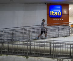 Despido masivo en Itaú tras meses de monitoreo de actividad en modo teletrabajo Despido masivo en Itaú tras meses de monitoreo de actividad en modo teletrabajo