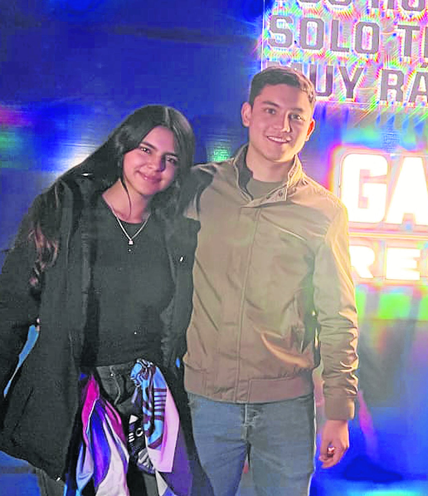 Santiago Vieda, de First Gen; y Laura Tapia, asistente.