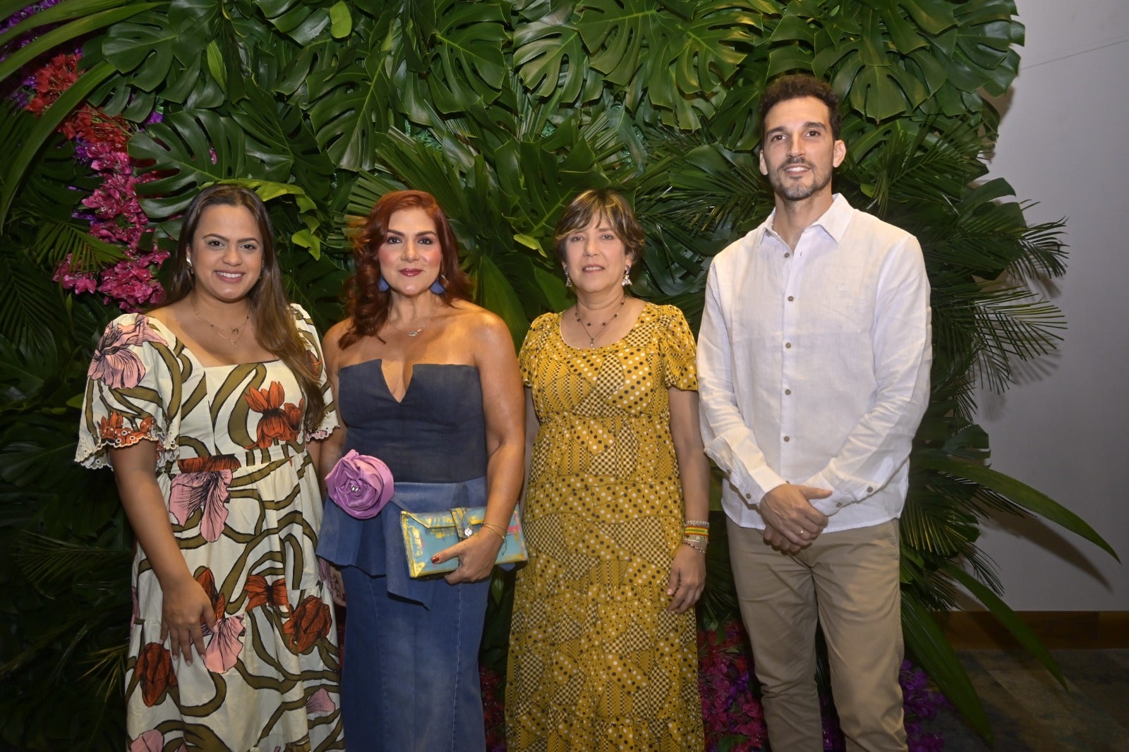 María Carolina Cortez, de Destino Corpoturismo; Antonella Farah, de Antonella Art; María Cecilia Porras, secretaria general del Distrito de Cartagena; y Jairo Aguilera, de Corpoturismo.